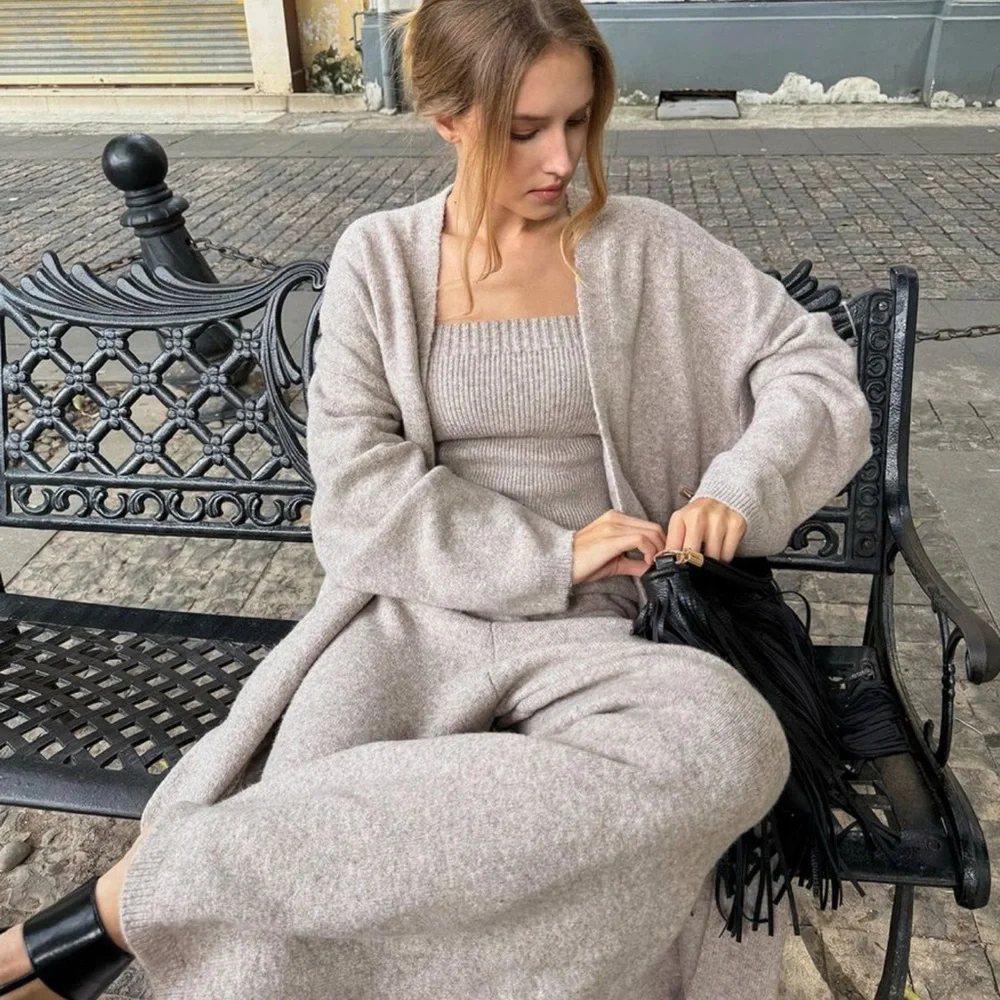 Commense Beige Knit Cardigan Set - Picture 2 of 9